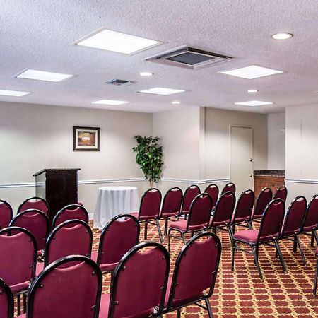 Clarion Inn & Suites Central Clearwater Beach Kültér fotó