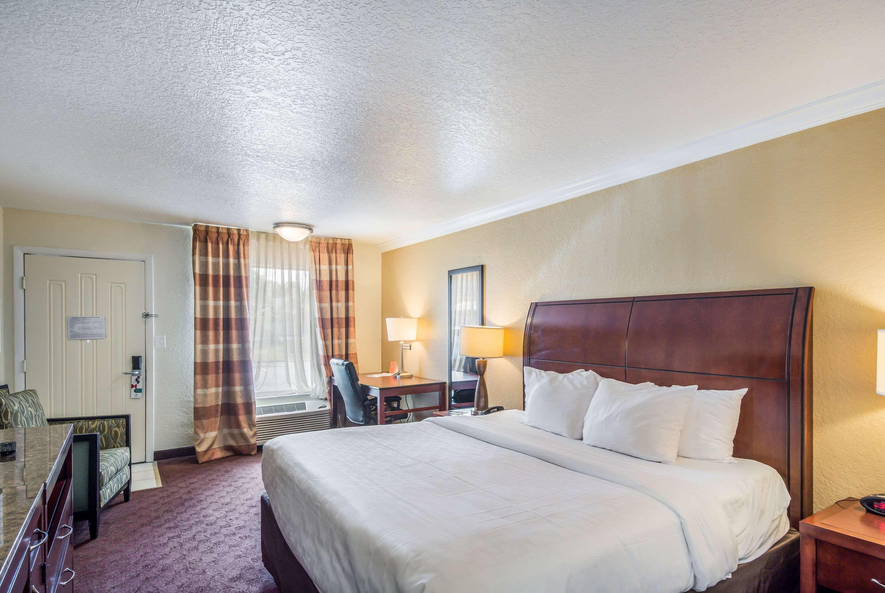 Clarion Inn & Suites Central Clearwater Beach Kültér fotó