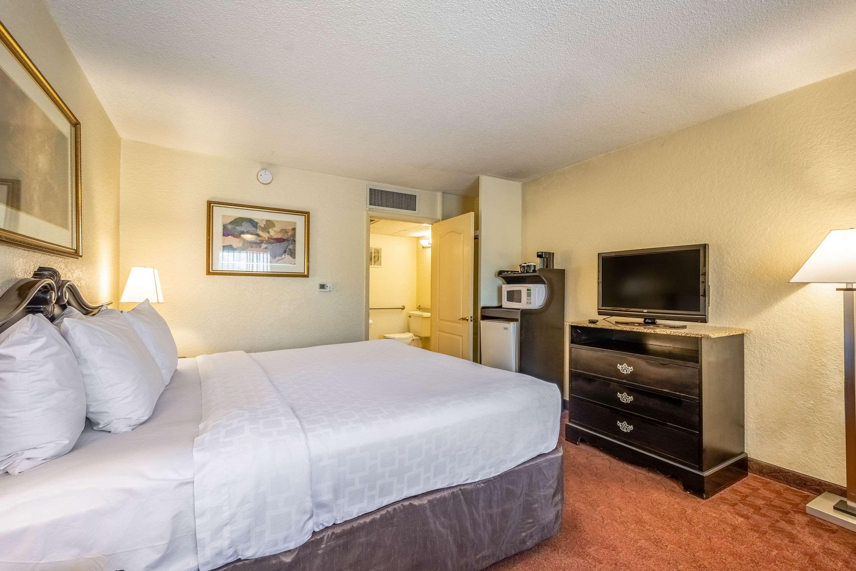 Clarion Inn & Suites Central Clearwater Beach Kültér fotó