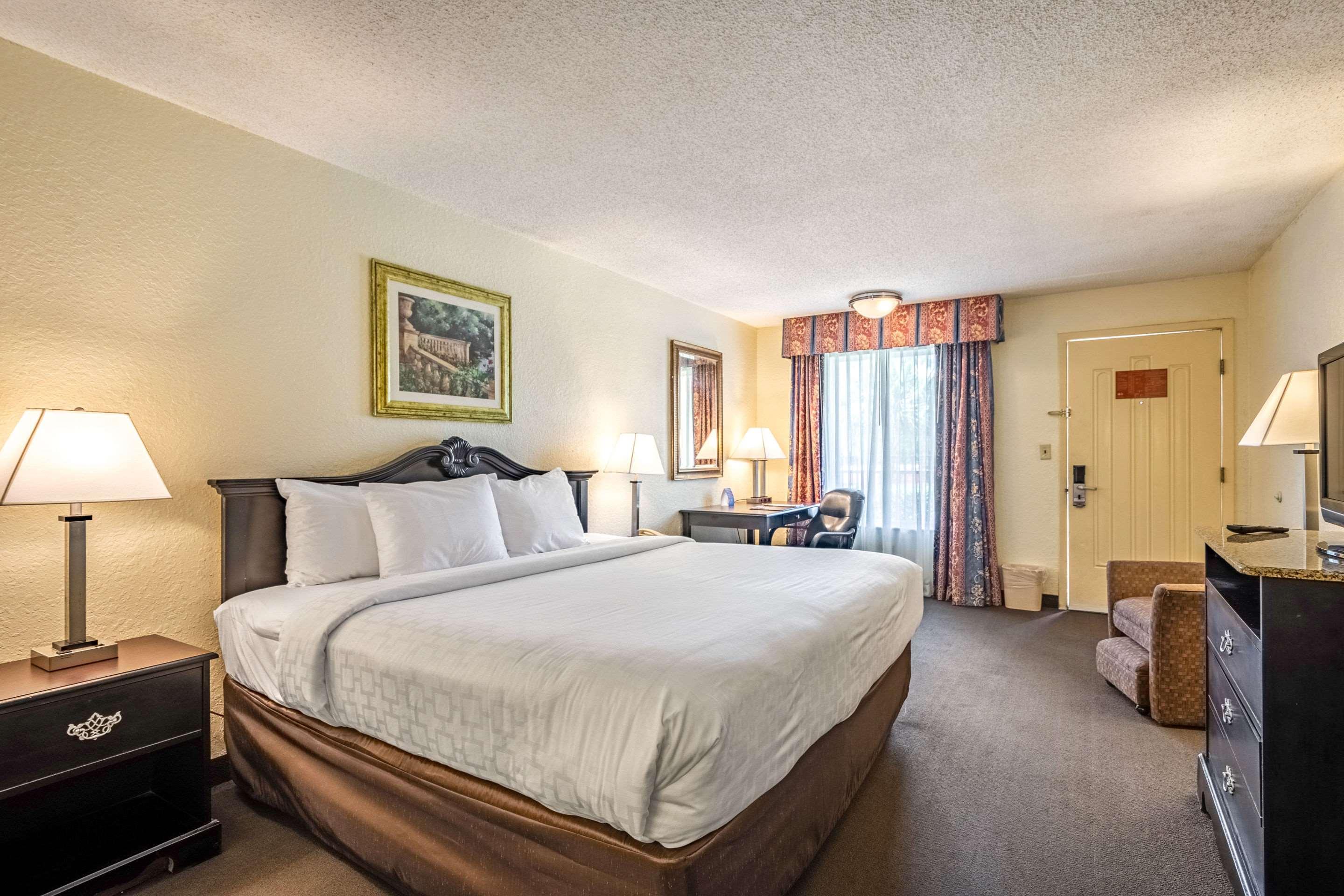 Clarion Inn & Suites Central Clearwater Beach Kültér fotó