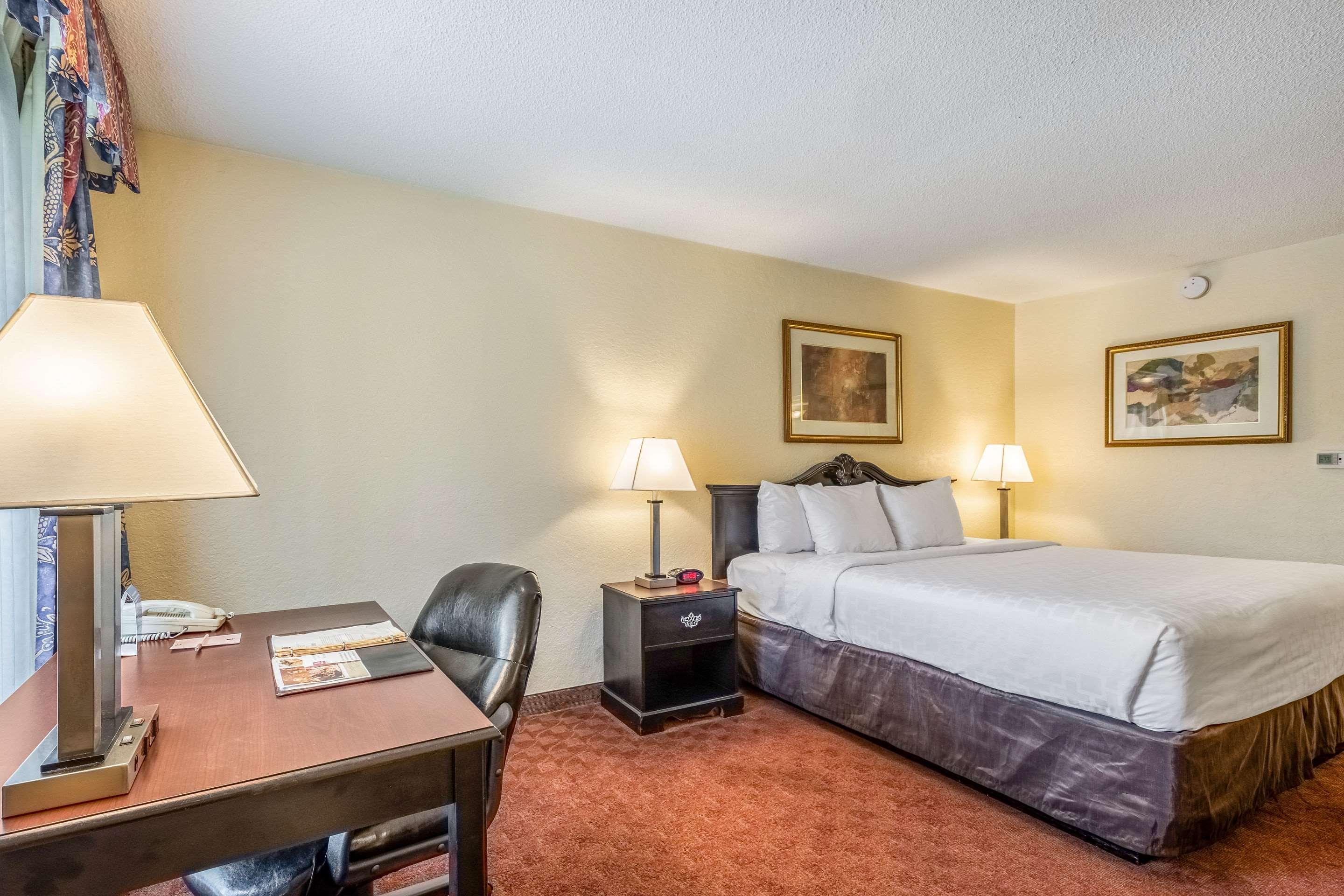 Clarion Inn & Suites Central Clearwater Beach Kültér fotó