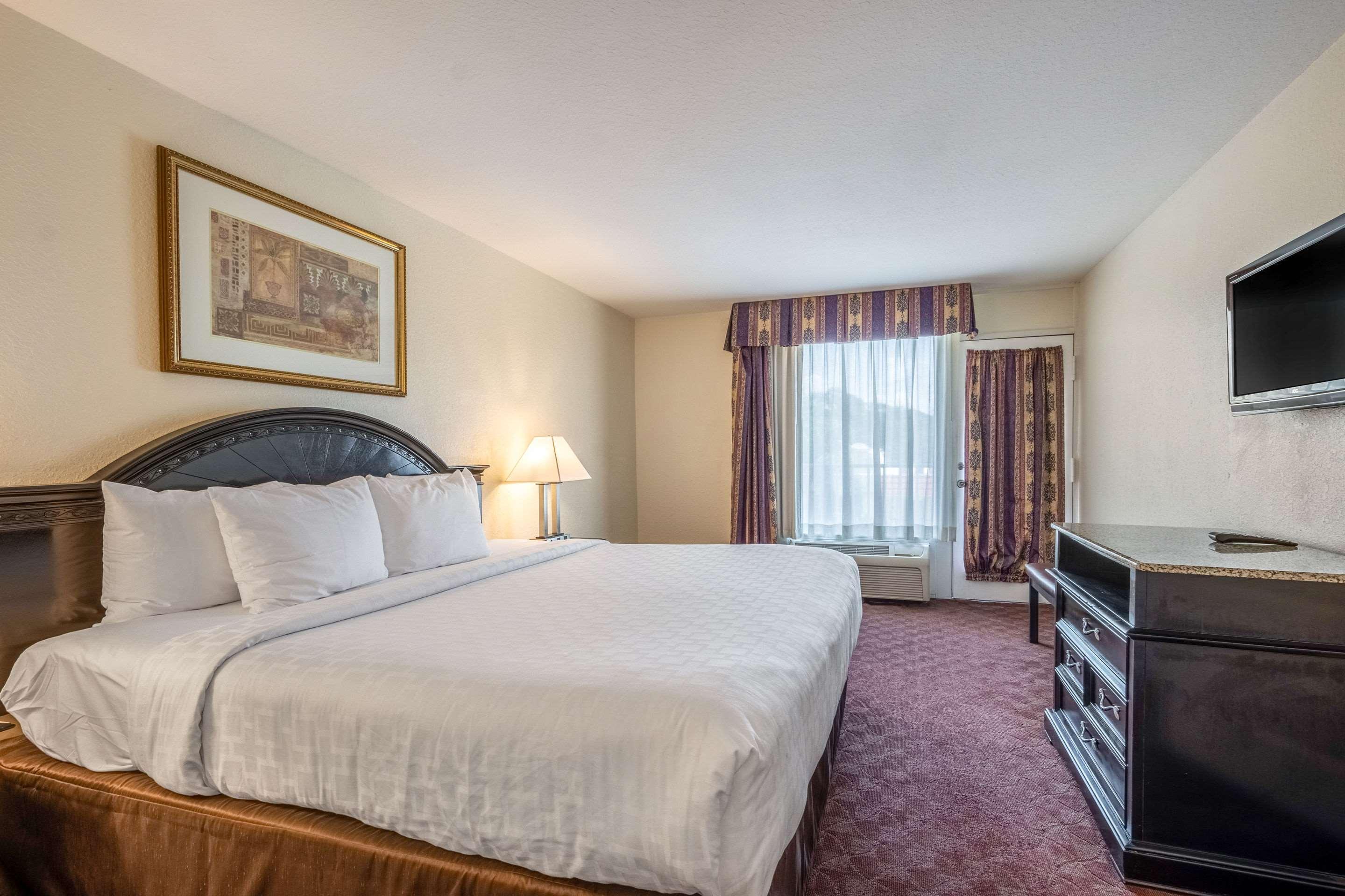 Clarion Inn & Suites Central Clearwater Beach Kültér fotó