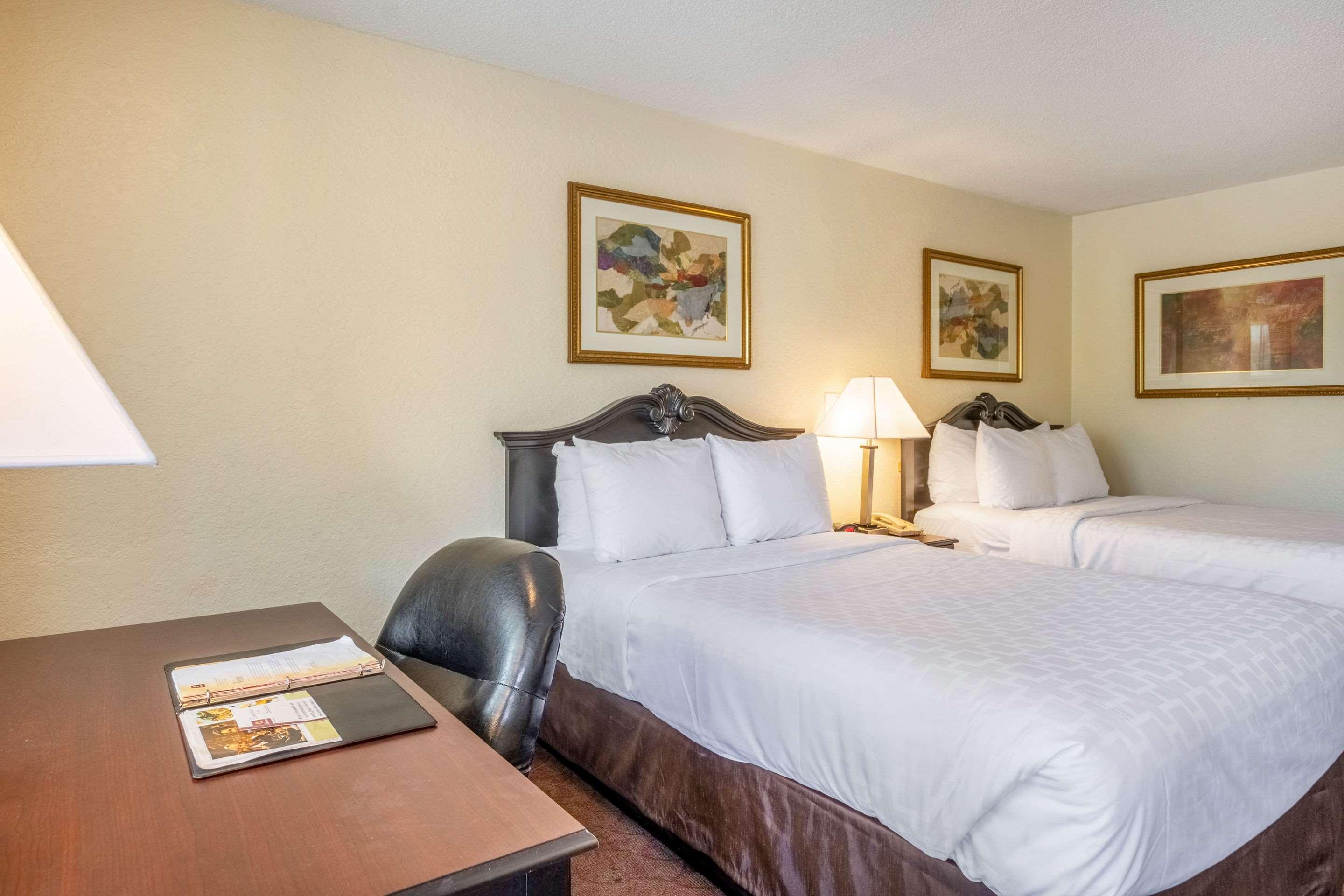 Clarion Inn & Suites Central Clearwater Beach Kültér fotó