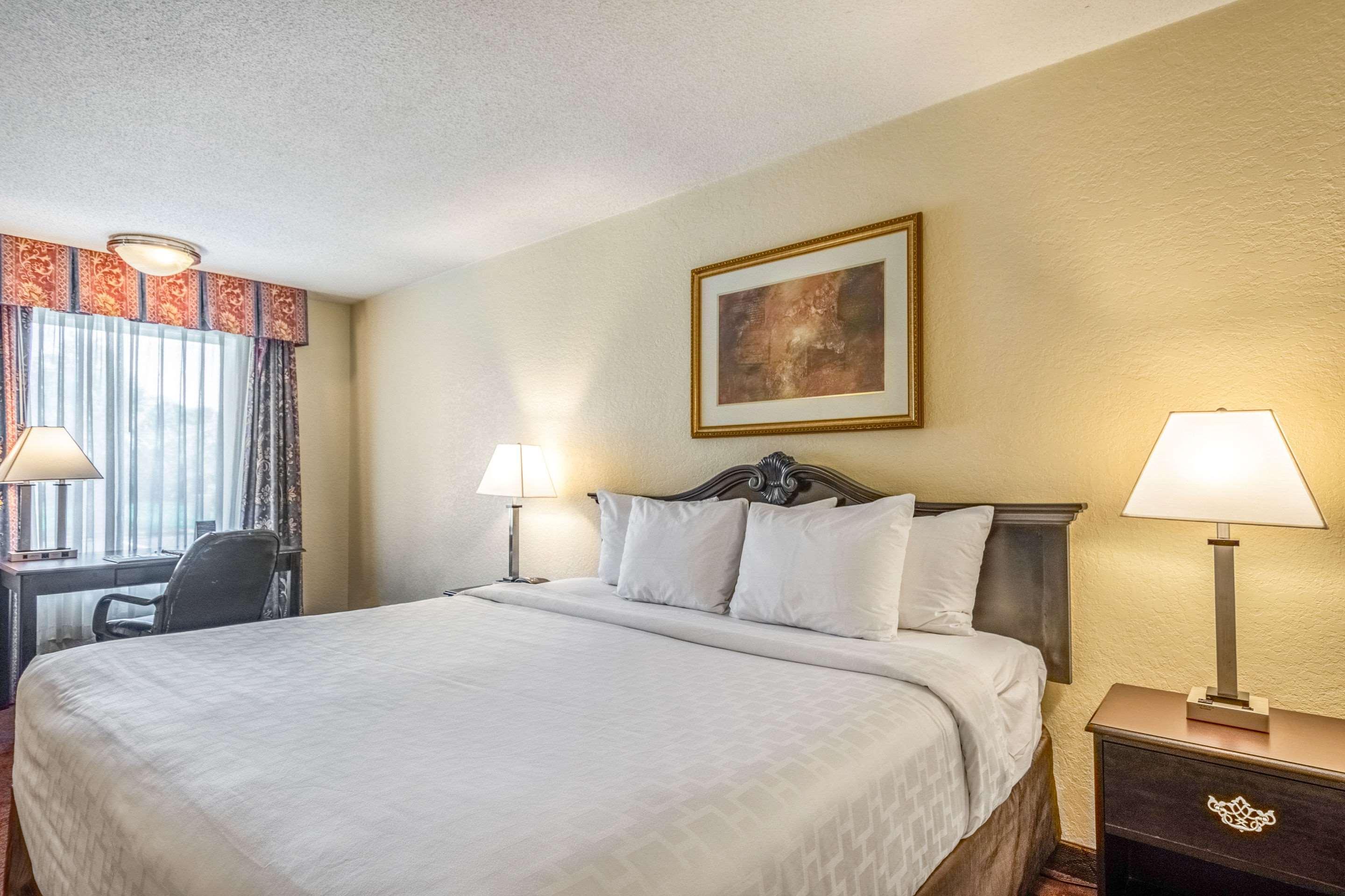 Clarion Inn & Suites Central Clearwater Beach Kültér fotó