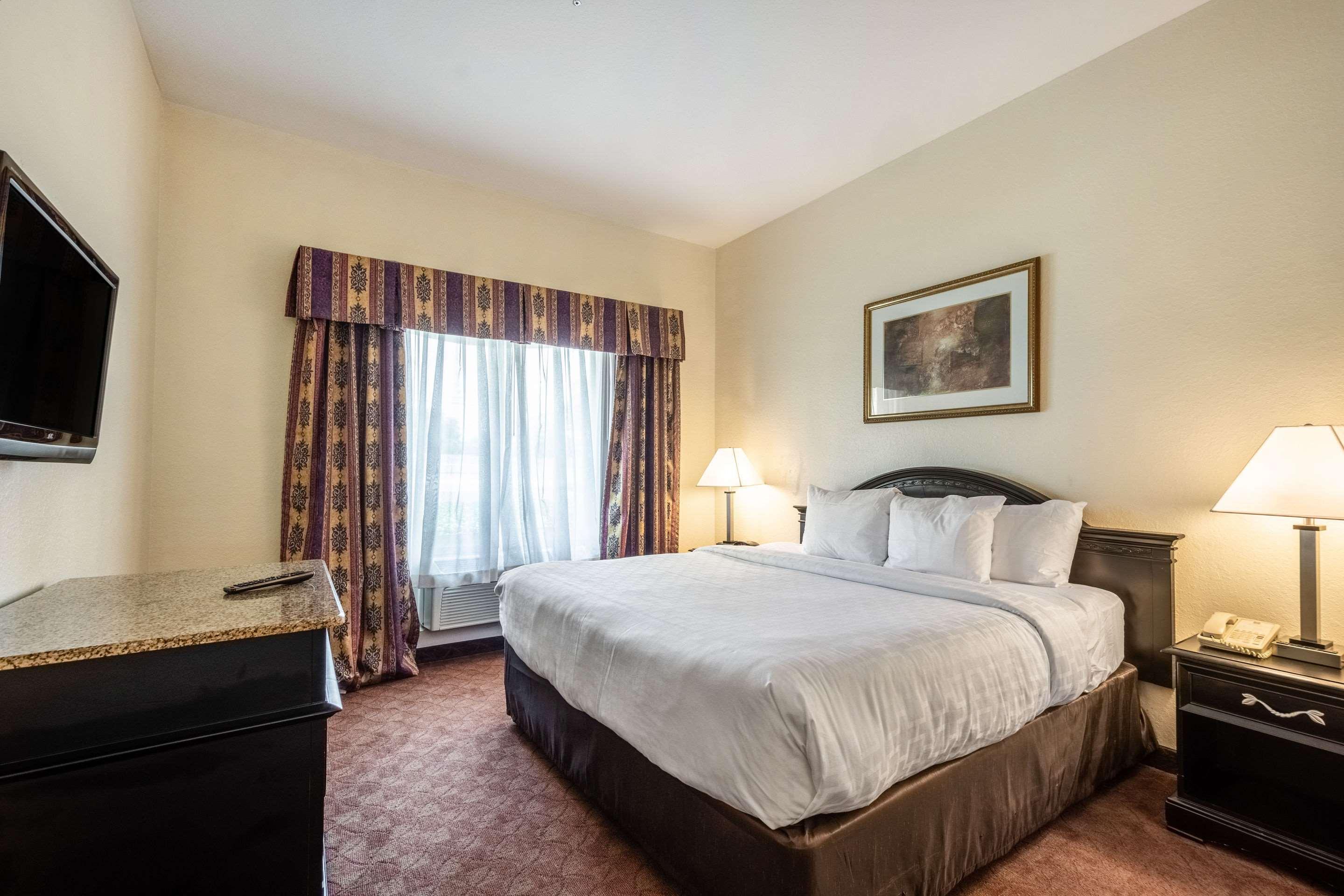 Clarion Inn & Suites Central Clearwater Beach Kültér fotó