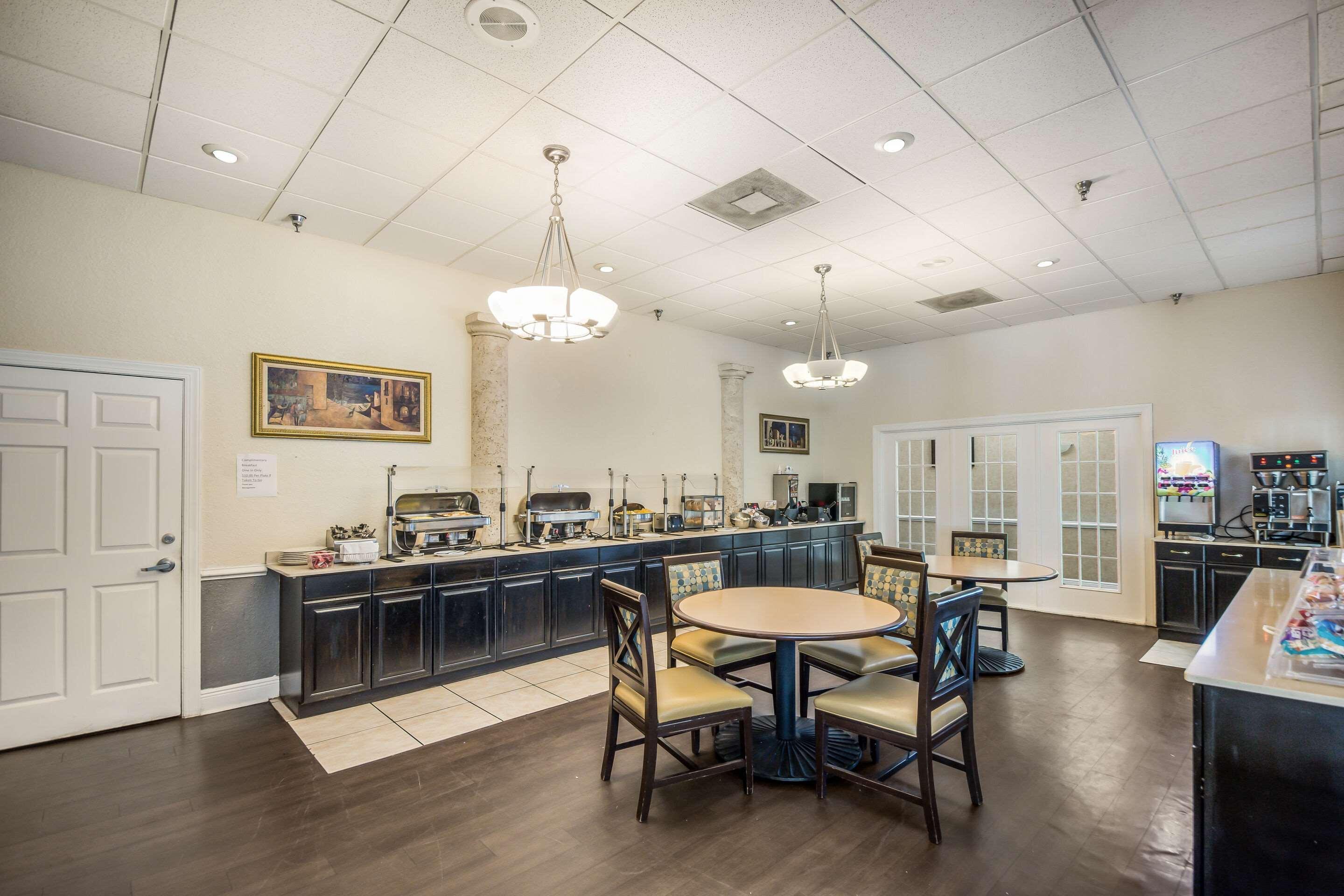 Clarion Inn & Suites Central Clearwater Beach Kültér fotó