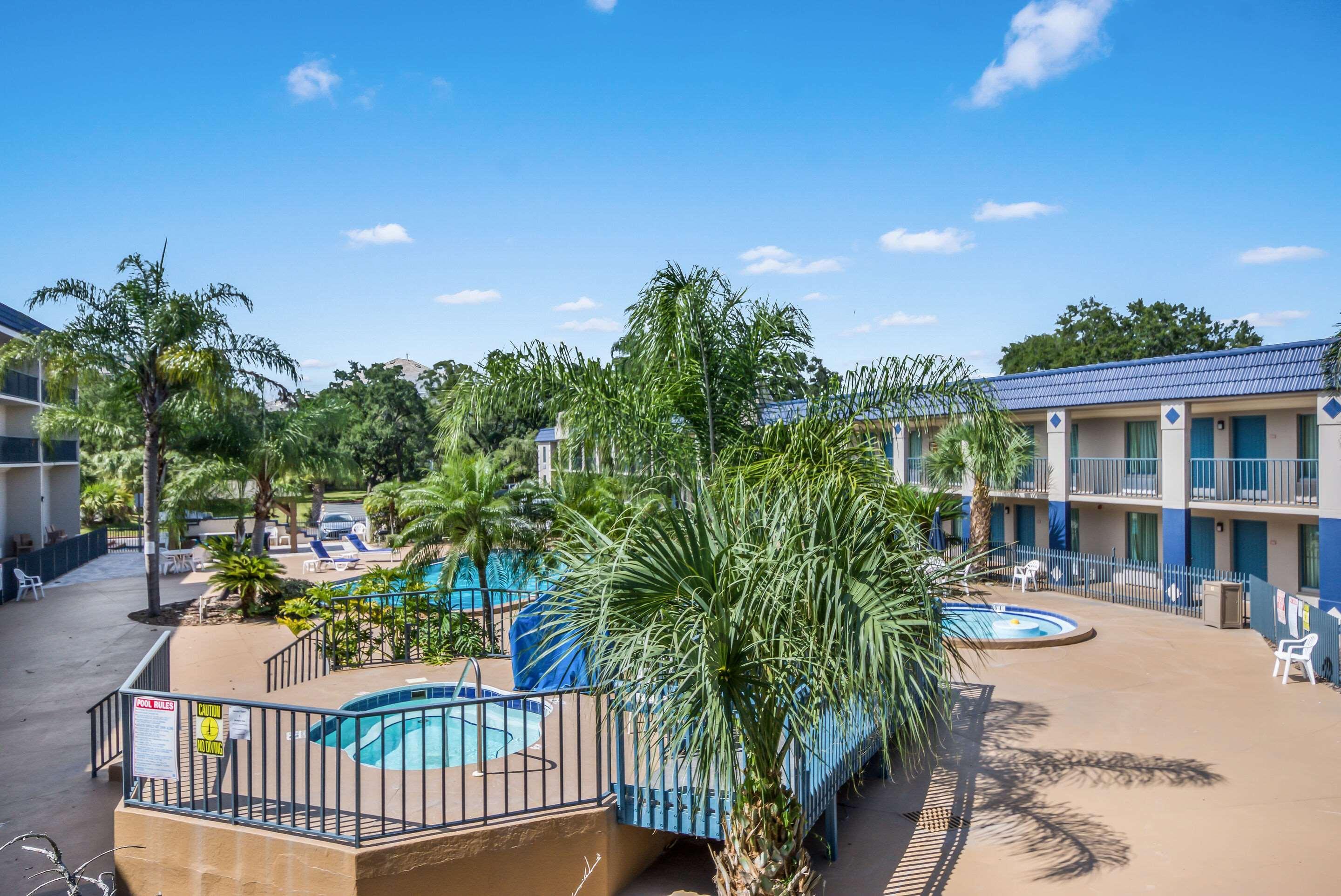 Clarion Inn & Suites Central Clearwater Beach Kültér fotó