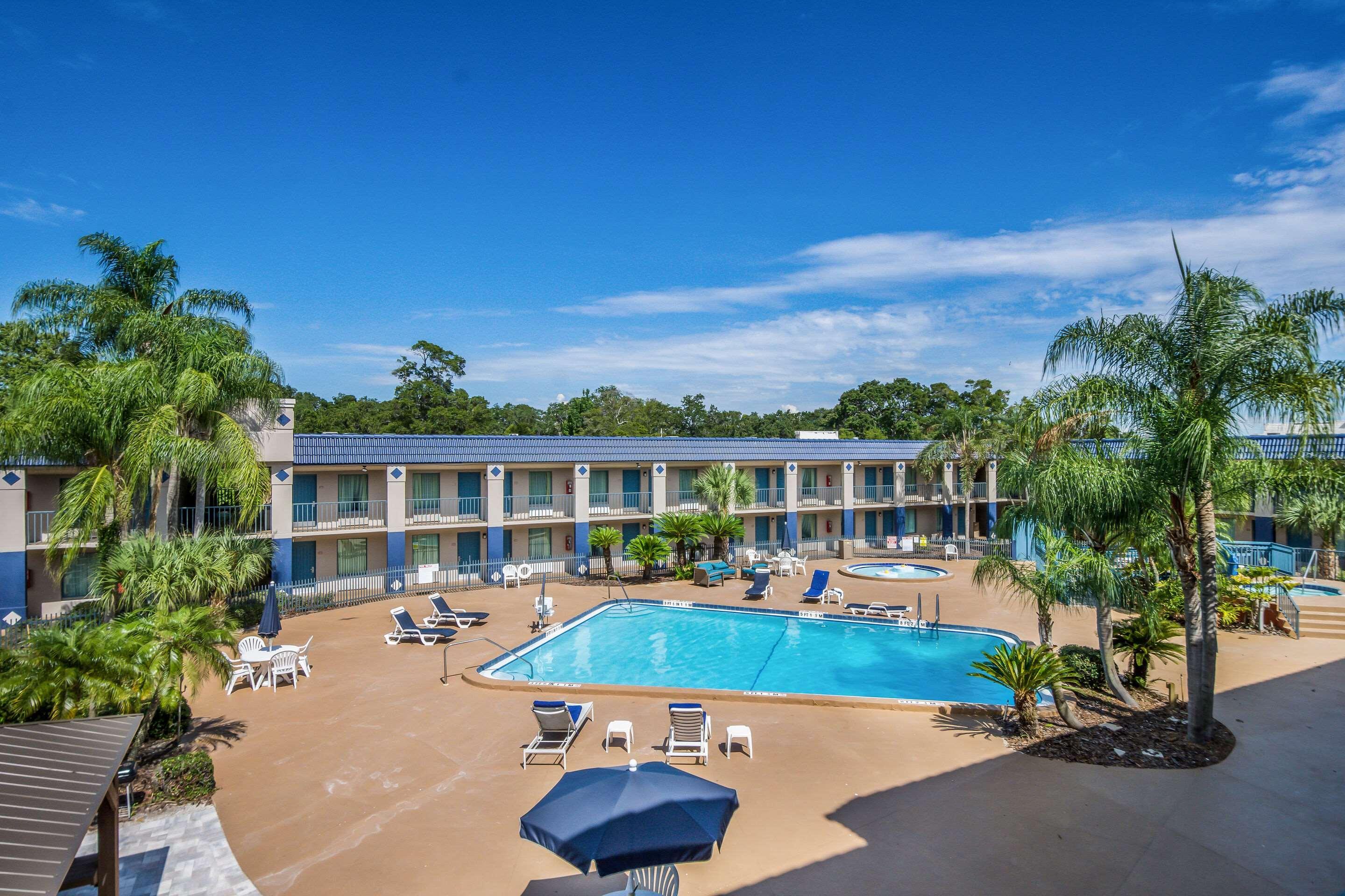 Clarion Inn & Suites Central Clearwater Beach Kültér fotó