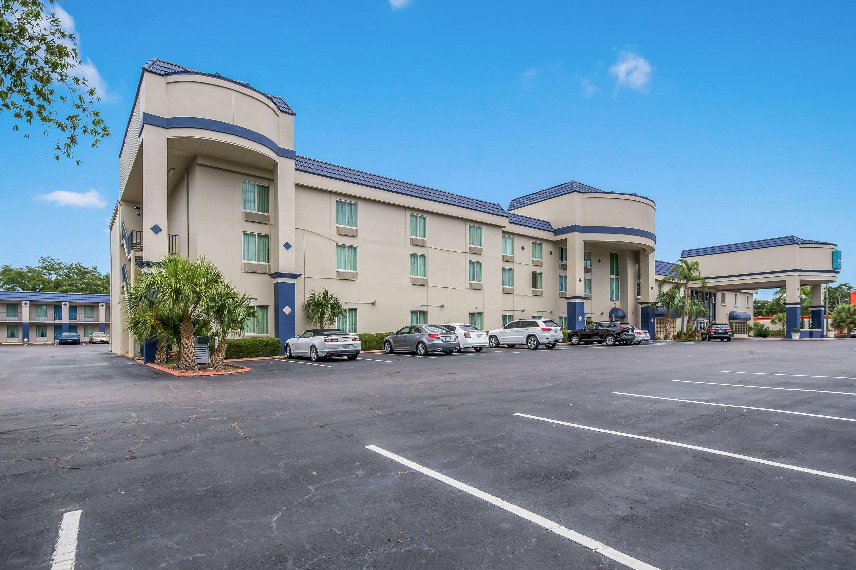 Clarion Inn & Suites Central Clearwater Beach Kültér fotó
