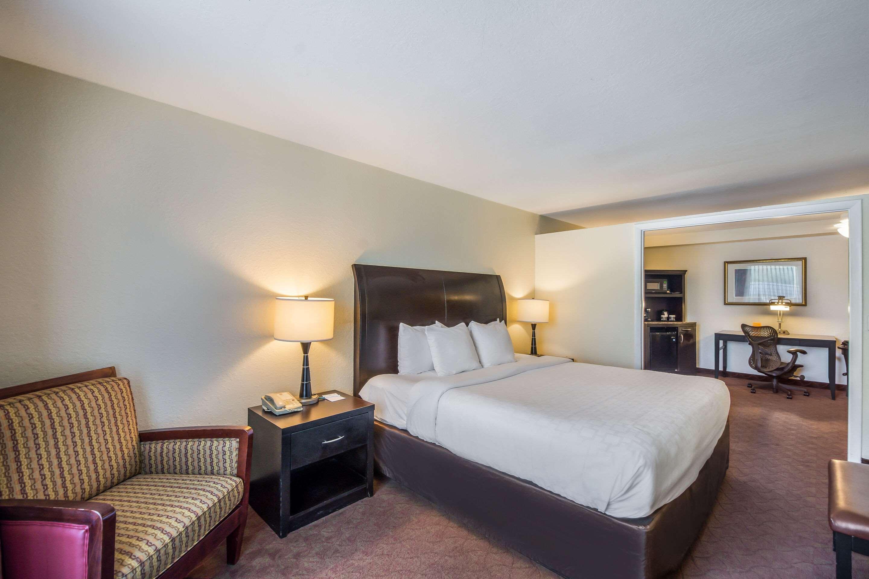 Clarion Inn & Suites Central Clearwater Beach Kültér fotó