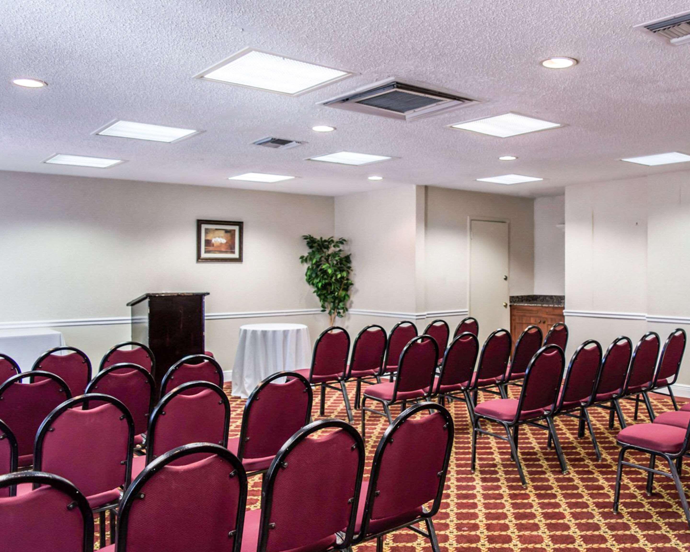 Clarion Inn & Suites Central Clearwater Beach Kültér fotó